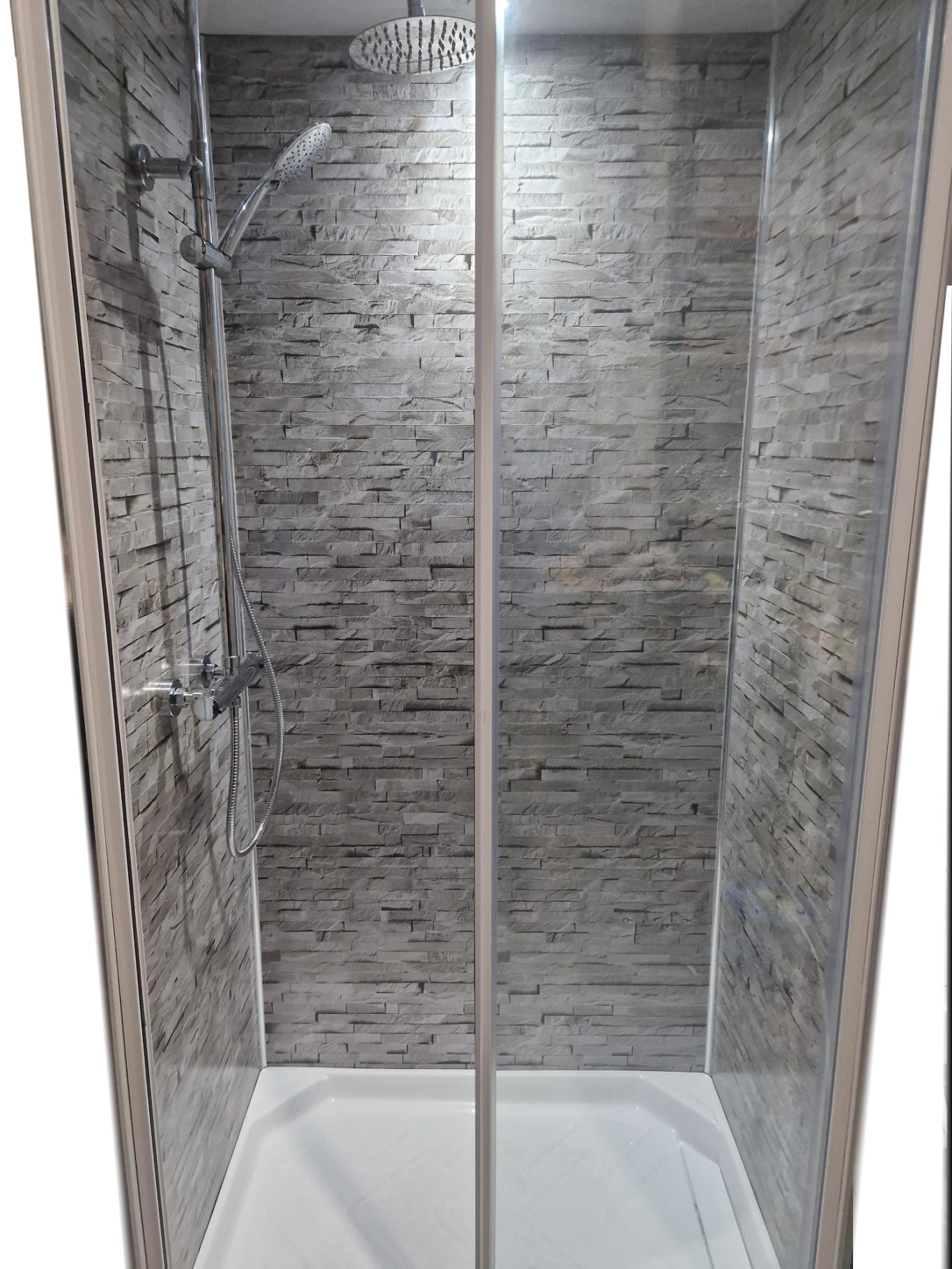 DB2 and DB3 shower enclosures
